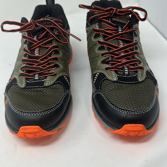 Fila Trail shoes Size 9-9 1/2 - Picture 2 of 8
